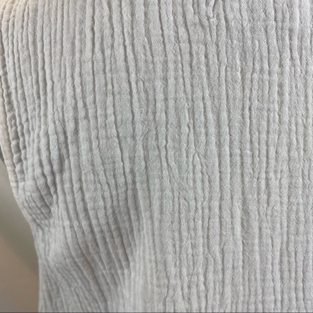 Ladies Marled Essentials‎ White Sleeveless Textured Raw Hem Blouse Size Medium - Picture 6 of 11